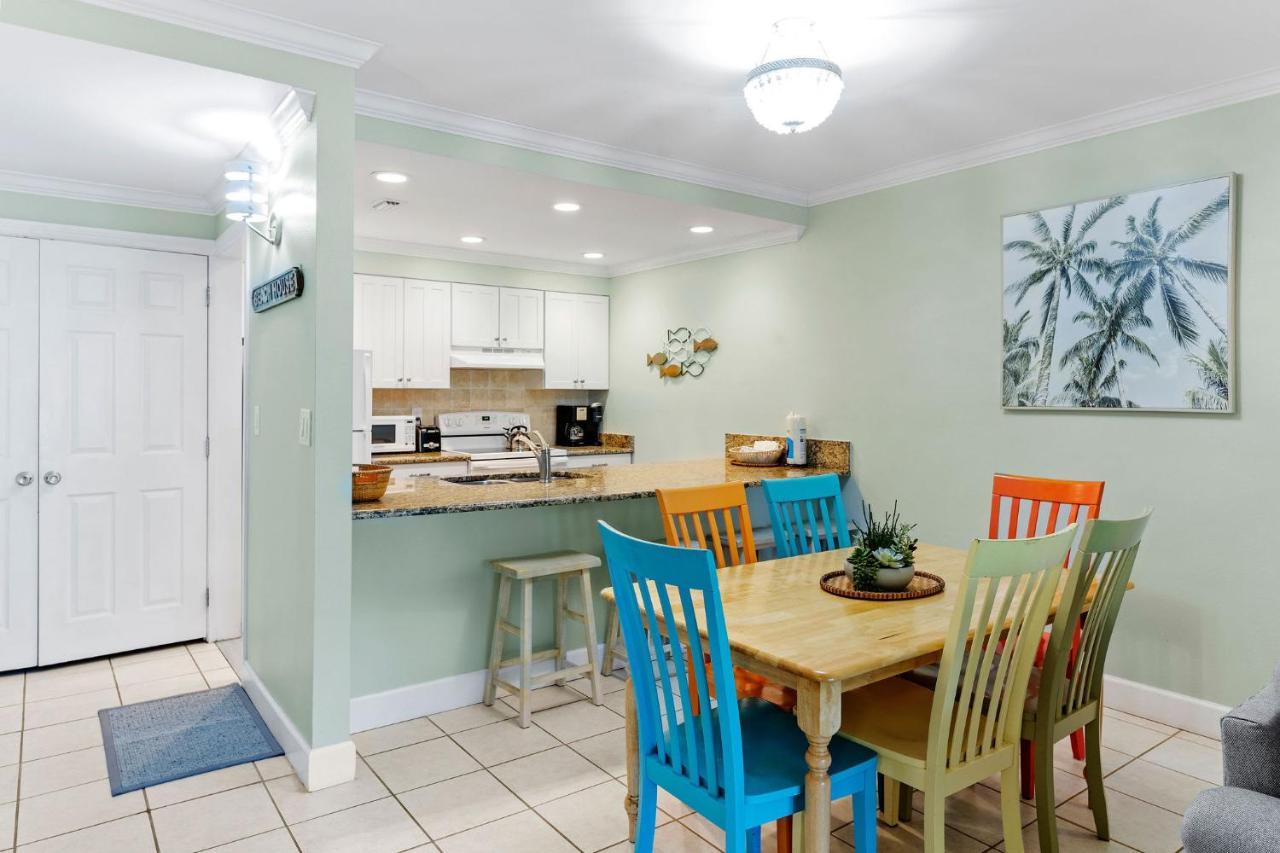 Serene Ground Floor Residence In Exclusive Villa Sanibel, Steps To Beach Hébergement de vacances
