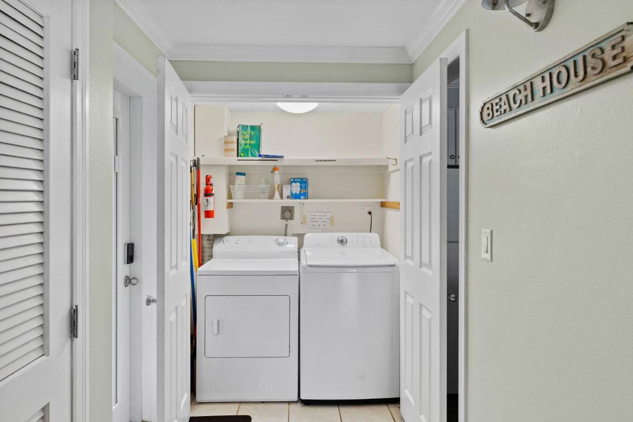 Serene Ground Floor Residence In Exclusive Villa Sanibel, Steps To Beach Hébergement de vacances Sanibel